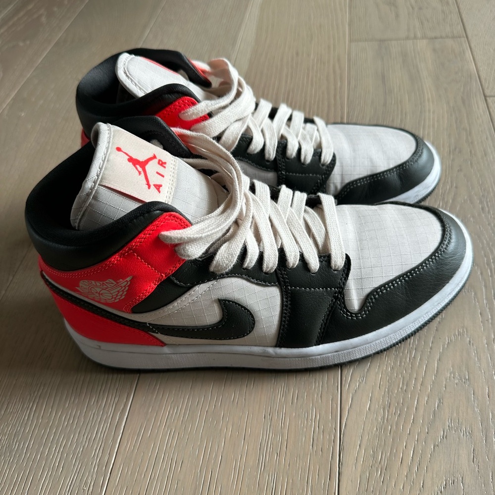Nike Jordan woman’s size 8 sneakers - Picture 7 of 8